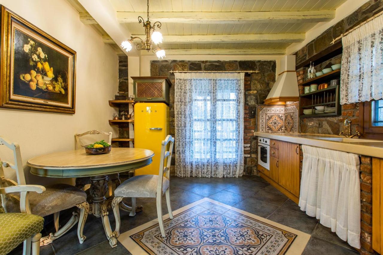 Ta Petrina Apartment Вурвуру Екстериор снимка
